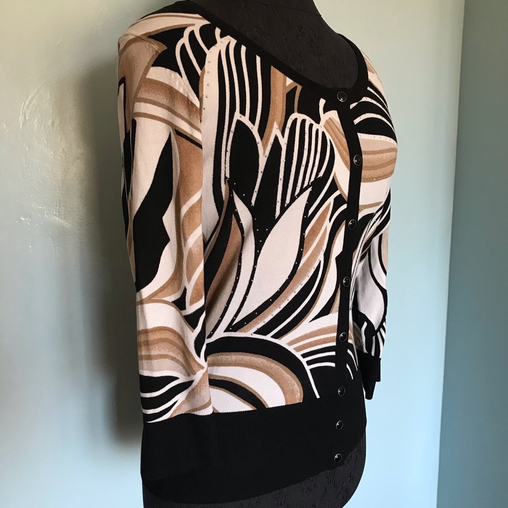 WHBM ⚜️ Button Down Design & Small Bead Top - Picture 3 of 6